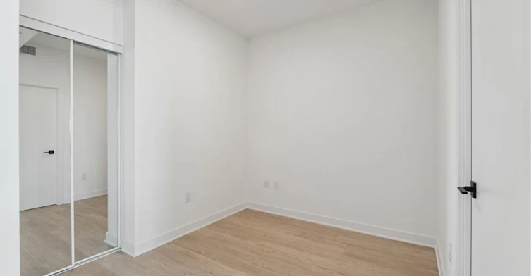 1302-2782 Barton Street E, Hamilton, ON, L8E 2J8 - 8