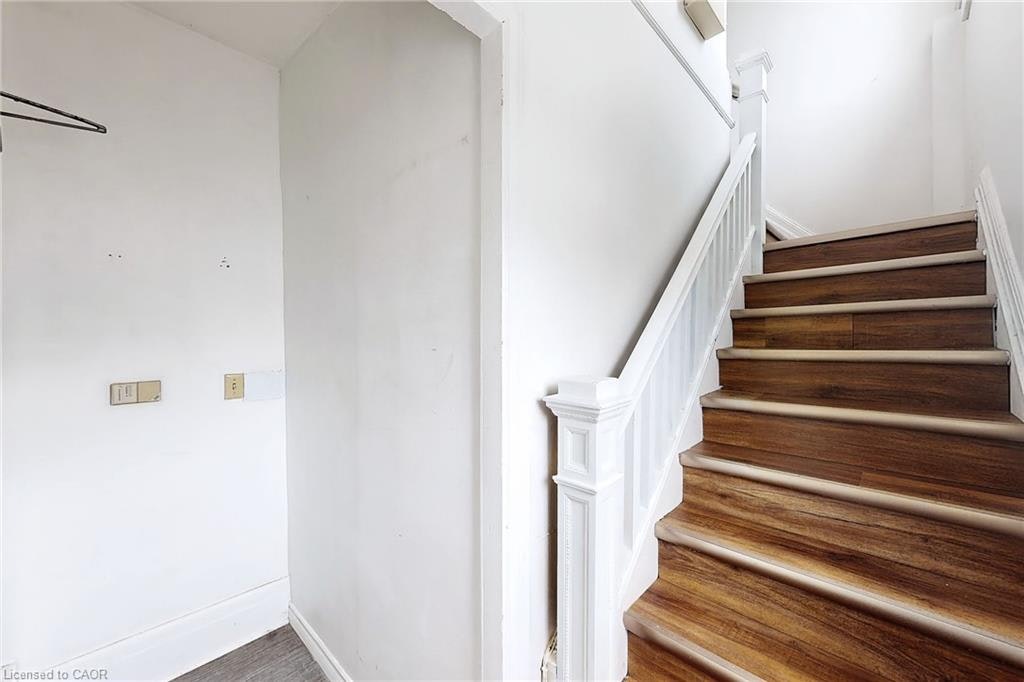 15 Colborne Street E, Oshawa, ON, L1G 1M1 - 4