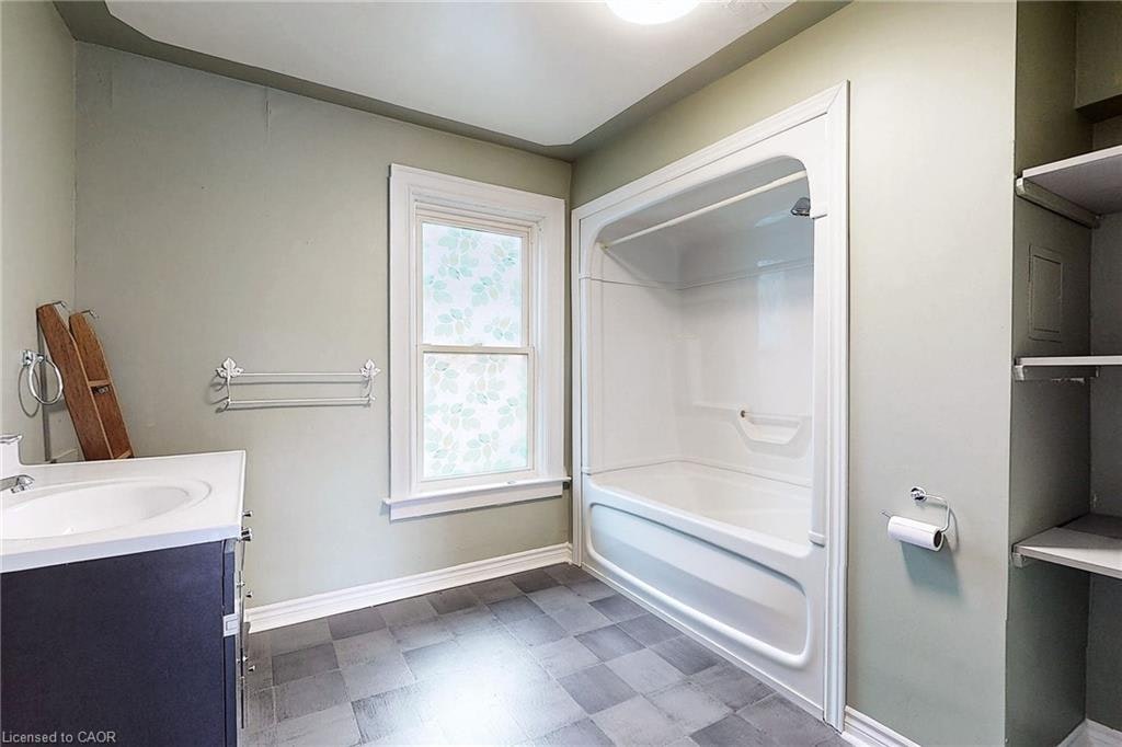 15 Colborne Street E, Oshawa, ON, L1G 1M1 - 23