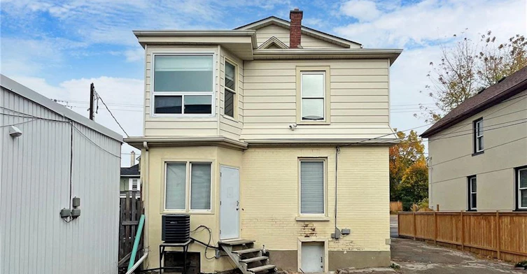 15 Colborne Street E, Oshawa, ON, L1G 1M1 - 34