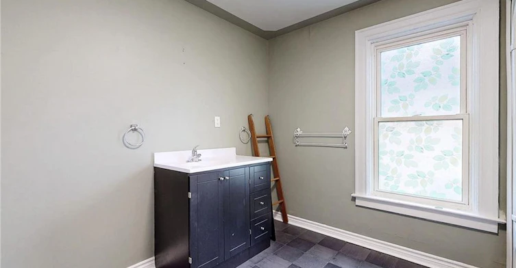 15 Colborne Street E, Oshawa, ON, L1G 1M1 - 24
