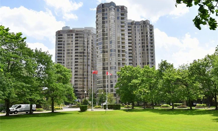 2210-55 Kingsbridge Garden Circle