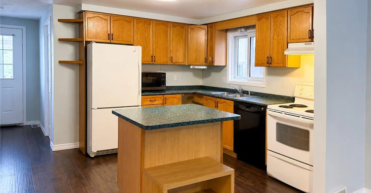 321 Sable Court W, Waterloo, ON, N2K 3Z4 - 4