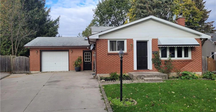27 Toulon Crescent, London, ON, N5V 1J4