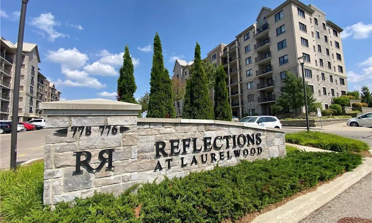 302-776 Laurelwood Drive
