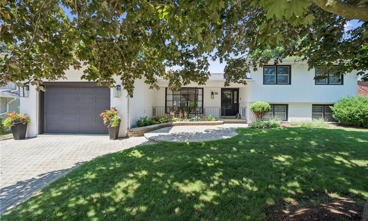 56 Thornridge Crescent