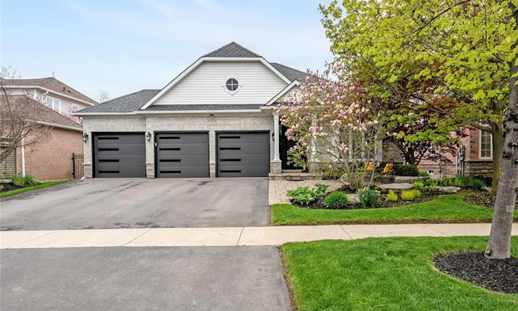 4285 Couples Crescent