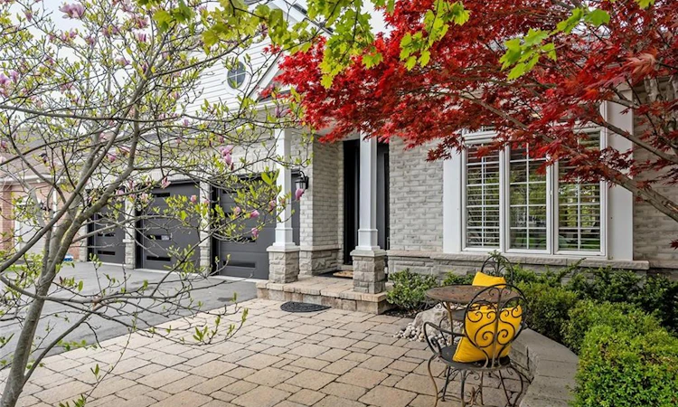4285 Couples Crescent