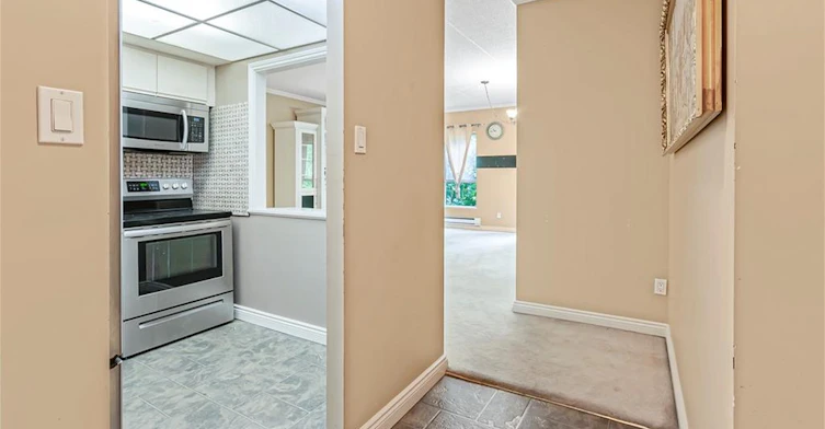 106-249 Major Mackenzie Drive E, Richmond Hill, ON, L4C 9M8 - 4