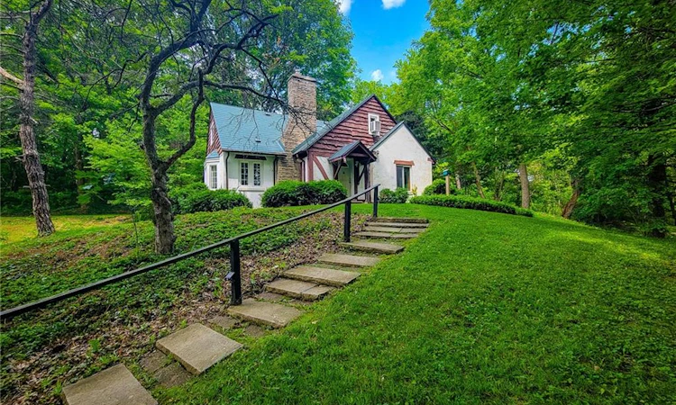311 Golf Links Road