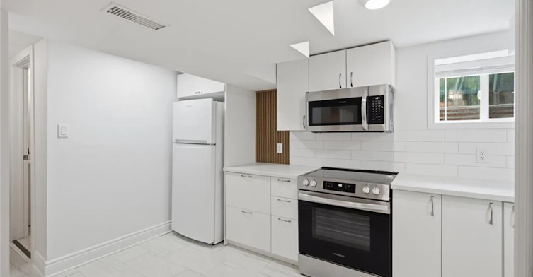 Lower-698 Upper Sherman Avenue, Hamilton, ON, L8V 3M6 - 13