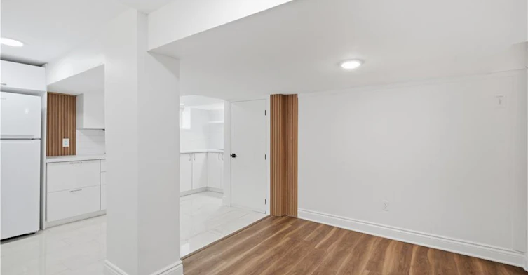 Lower-698 Upper Sherman Avenue, Hamilton, ON, L8V 3M6 - 9