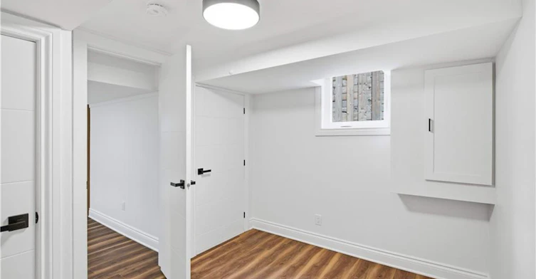 Lower-698 Upper Sherman Avenue, Hamilton, ON, L8V 3M6 - 16
