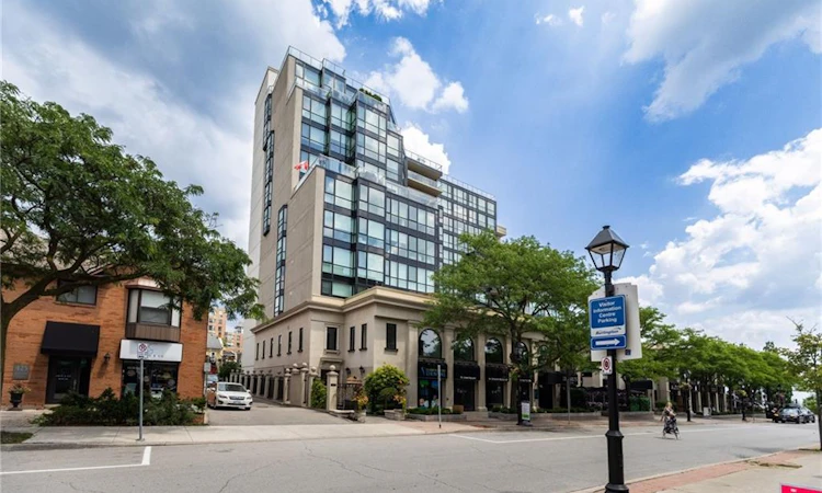 602-415 Locust Street