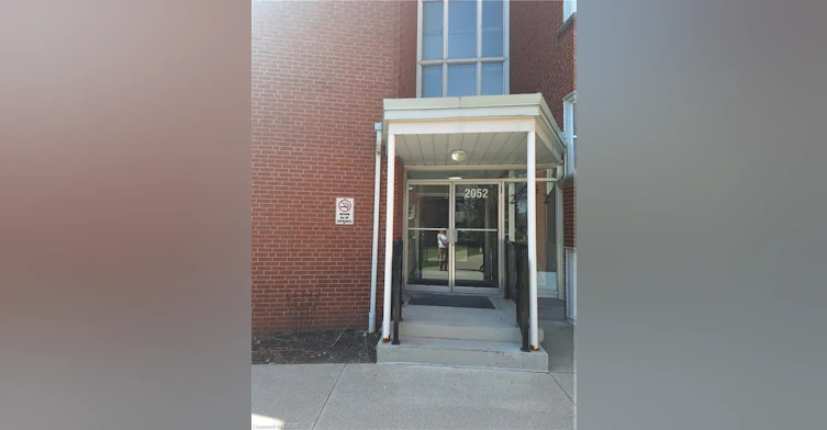 303-2052 Courtland Drive, Burlington, ON, L7R 1R8 - 2