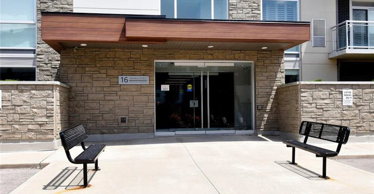 313-16 Markle Crescent, Hamilton, ON, L9G 0H4 - 2