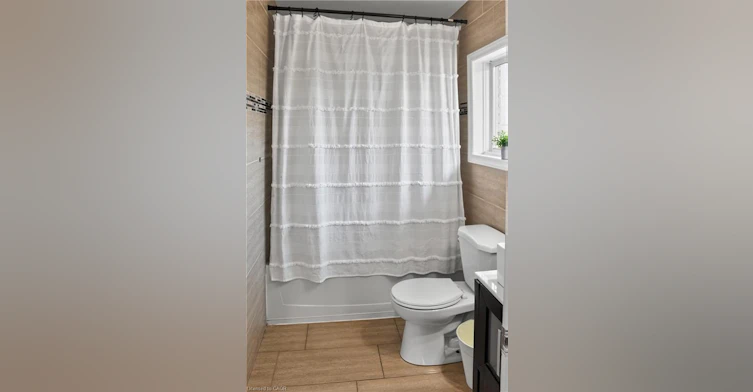 8 Robins Avenue, Hamilton, ON, L8H 4M7 - 11