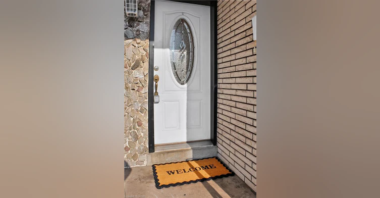 8 Robins Avenue, Hamilton, ON, L8H 4M7 - 2