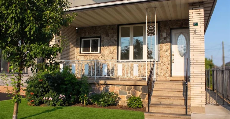 8 Robins Avenue, Hamilton, ON, L8H 4M7