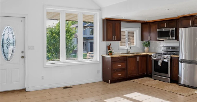 8 Robins Avenue, Hamilton, ON, L8H 4M7 - 6
