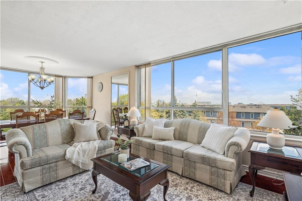 503-880 Dundas Street W, Mississauga, ON, L5C 4H3