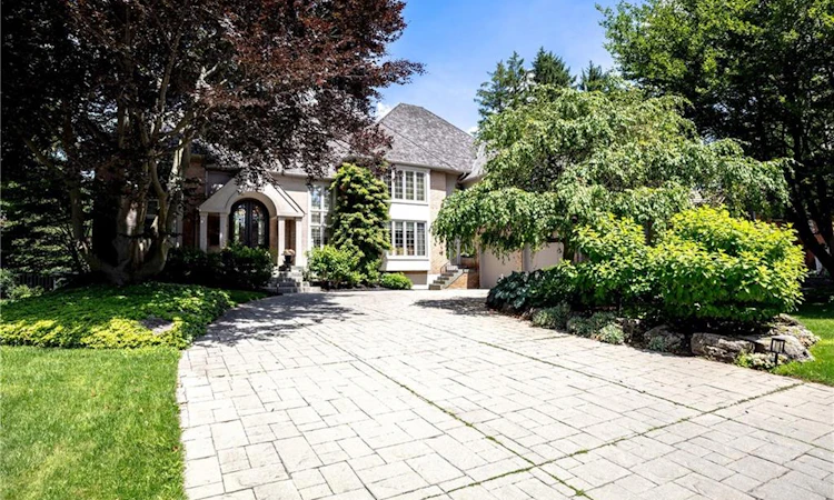 15 Peppertree Crescent
