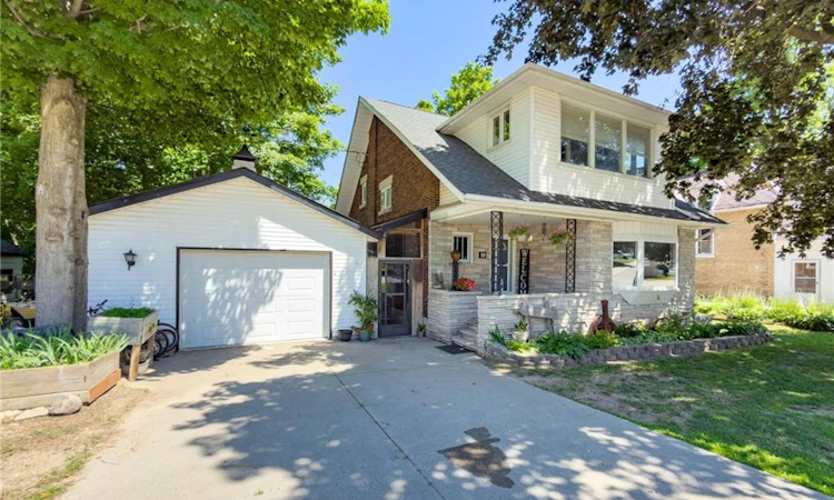 10 Hillcrest Street W