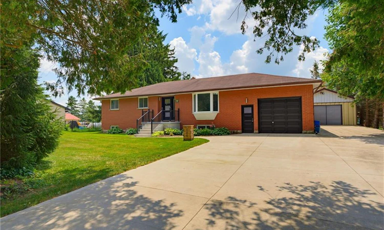 546 Glen Morris Road E