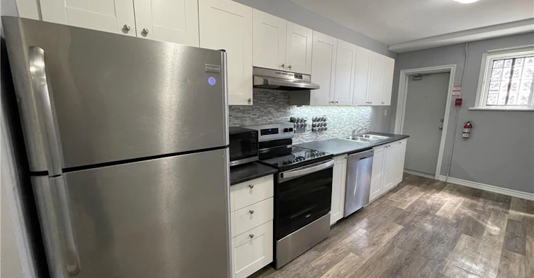 15-468 Main Street E, Hamilton, ON, L8N 1K6 - 2