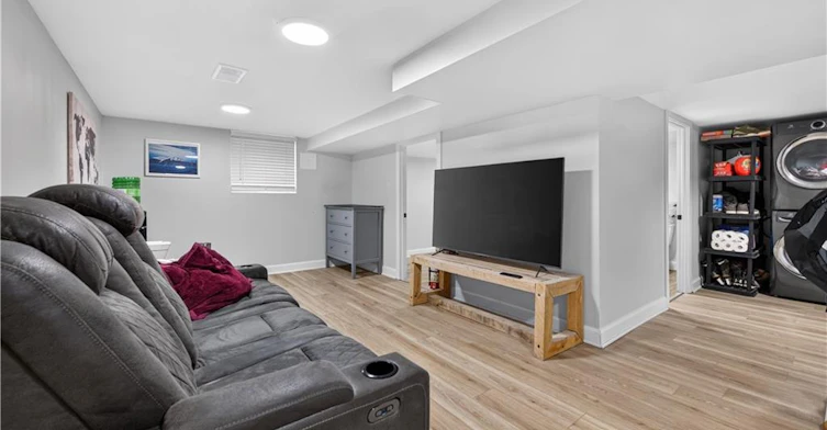 LOWER-31 Marion Place, Hamilton, ON, L8G 1R6 - 7