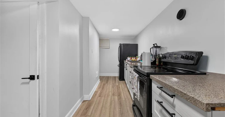 LOWER-31 Marion Place, Hamilton, ON, L8G 1R6 - 13