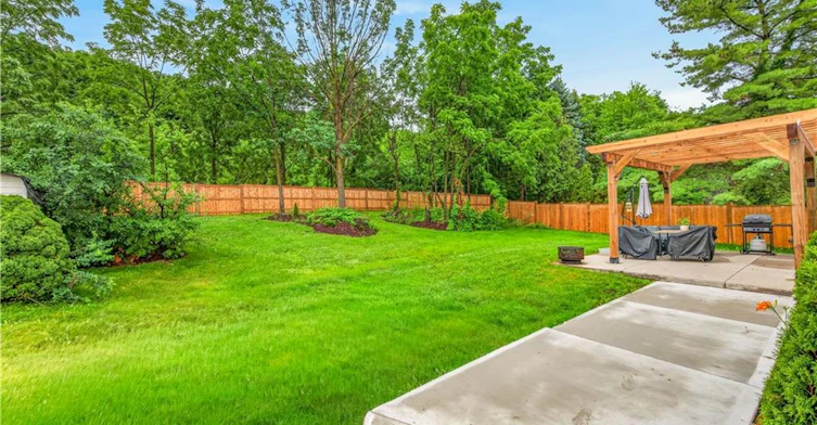 LOWER-31 Marion Place, Hamilton, ON, L8G 1R6 - 2