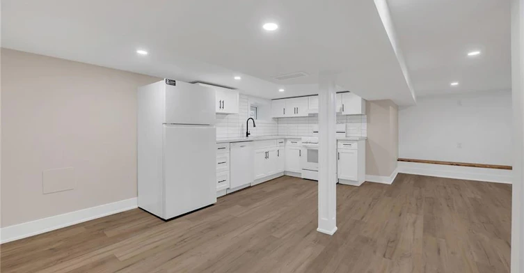 2-126 Auburn Avenue, Hamilton, ON, L8K 3B2 - 3