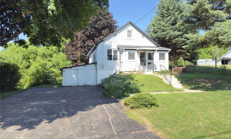 39 King Street S