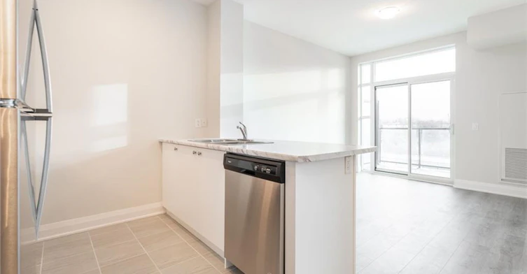 225-16 Concord Place, Grimsby, ON, L3M 4E8 - 8