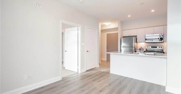 225-16 Concord Place, Grimsby, ON, L3M 4E8 - 13