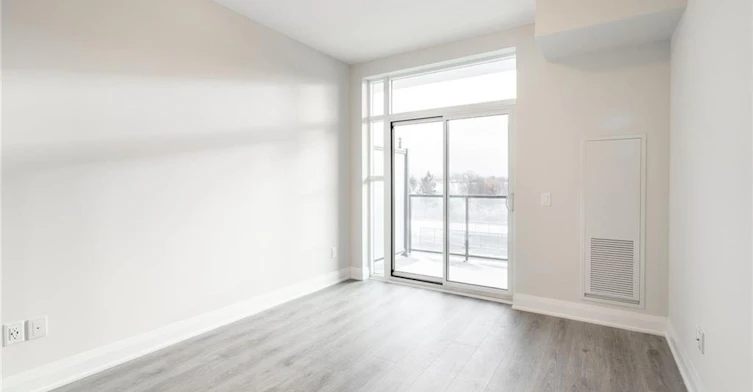225-16 Concord Place, Grimsby, ON, L3M 4E8 - 11