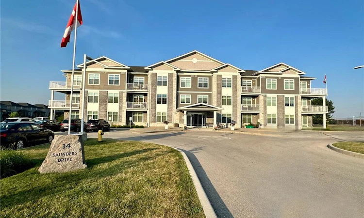 307-14 Saunders Drive