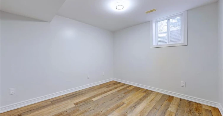 LOWER-4 Sunbeam Drive, Hamilton, ON, L9B 2X9 - 9