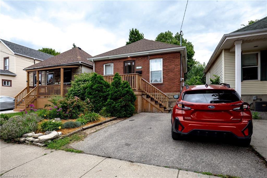 94 Edgemont Street N, Hamilton, ON, L8H 4C8