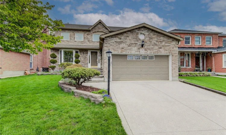 48 Lennox Crescent