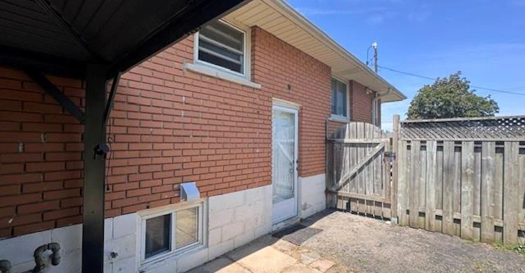 Lower-90 Anna Capri Drive, Hamilton, ON, L8W 1N4 - 2