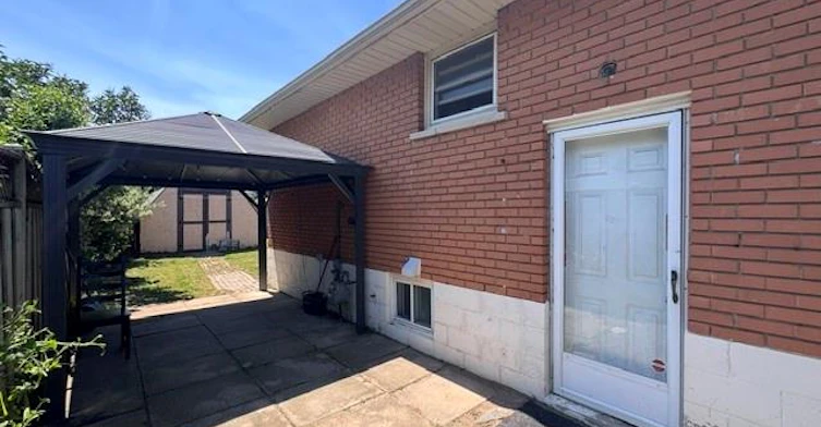 Lower-90 Anna Capri Drive, Hamilton, ON, L8W 1N4