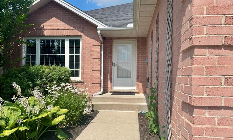 119 Meadowridge Drive