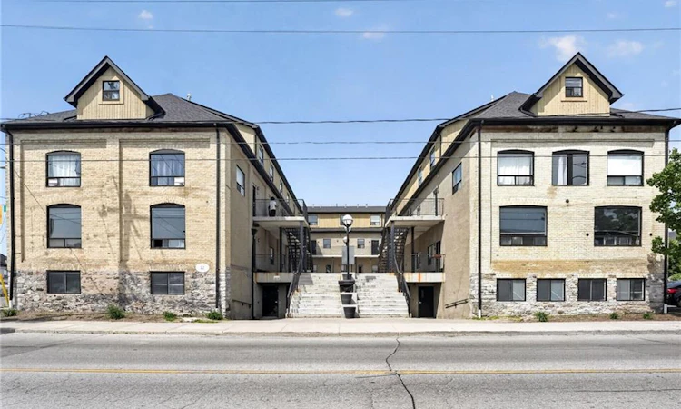 9-12 Bridgeport Road E