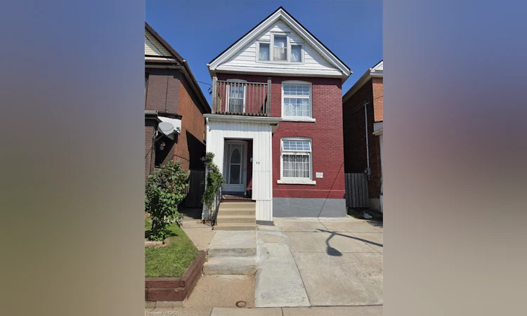 44 Arthur Avenue N