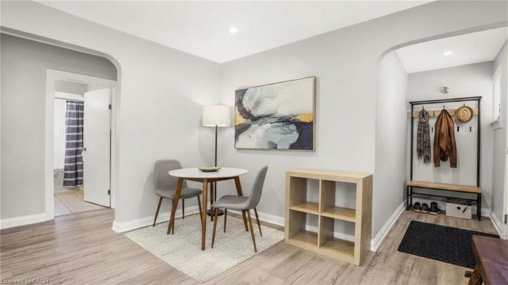 Main-102 Kribs Street, Cambridge, ON, N3C 3N5 - 3