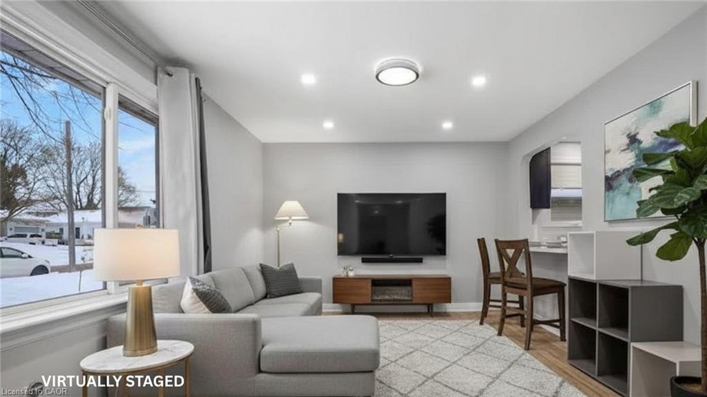 Main-102 Kribs Street, Cambridge, ON, N3C 3N5 - 4