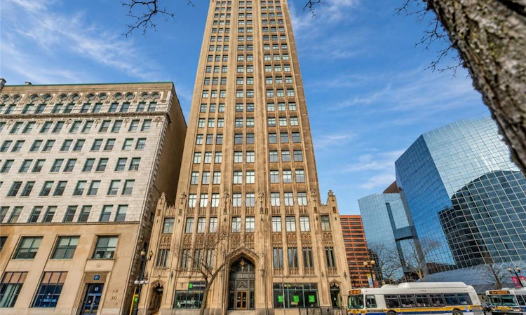 810-36 James Street S