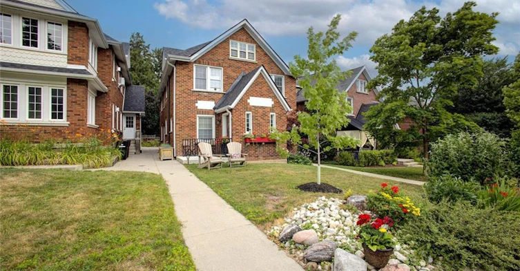 MAIN-96 John Street W, Waterloo, ON, N2L 1C1 - 2